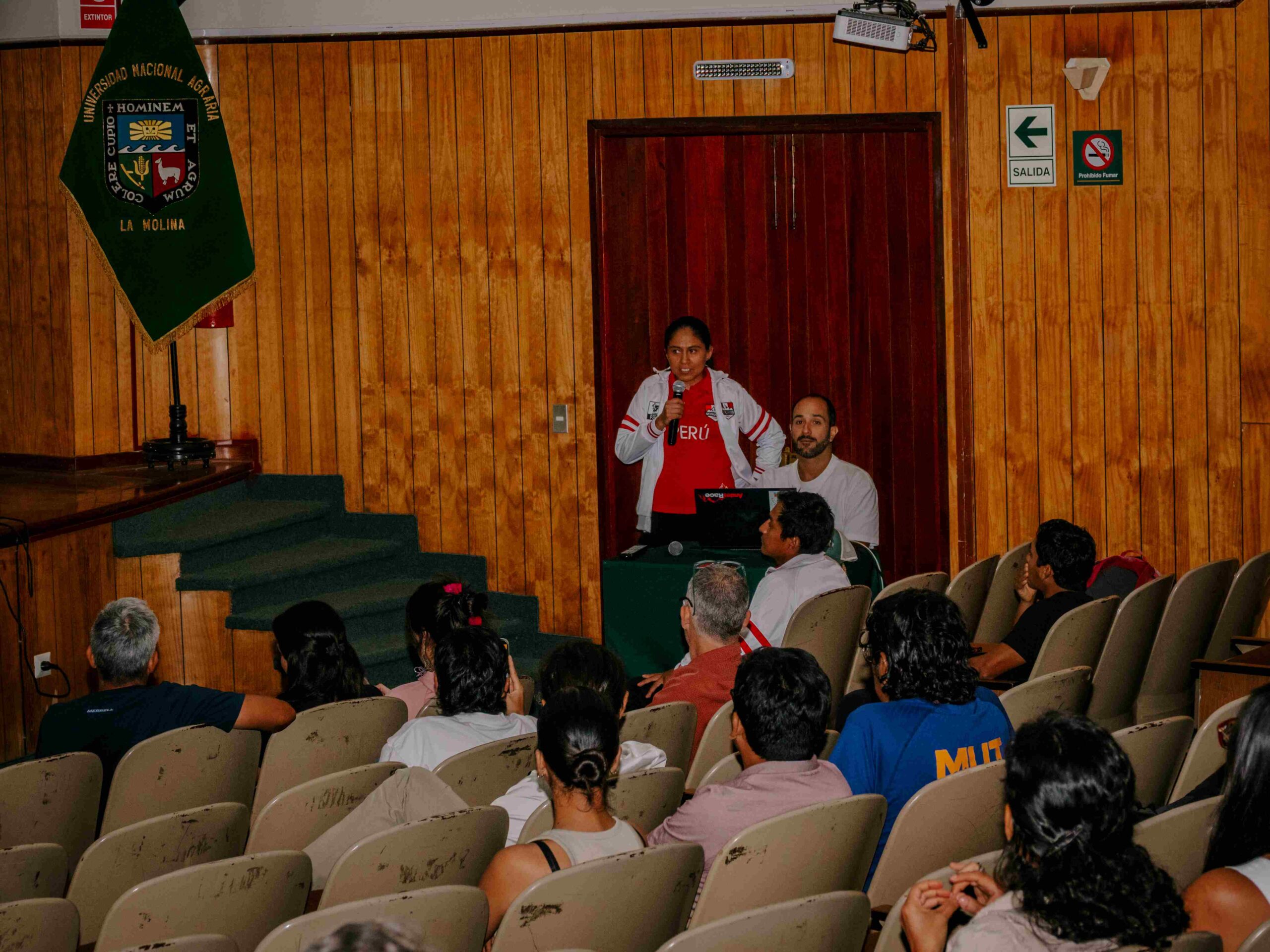 Primer Congreso de Carreras por Montaña del Perú: la comunidad del trail running construyé el futuro del deporte primer congreso montaña Perú